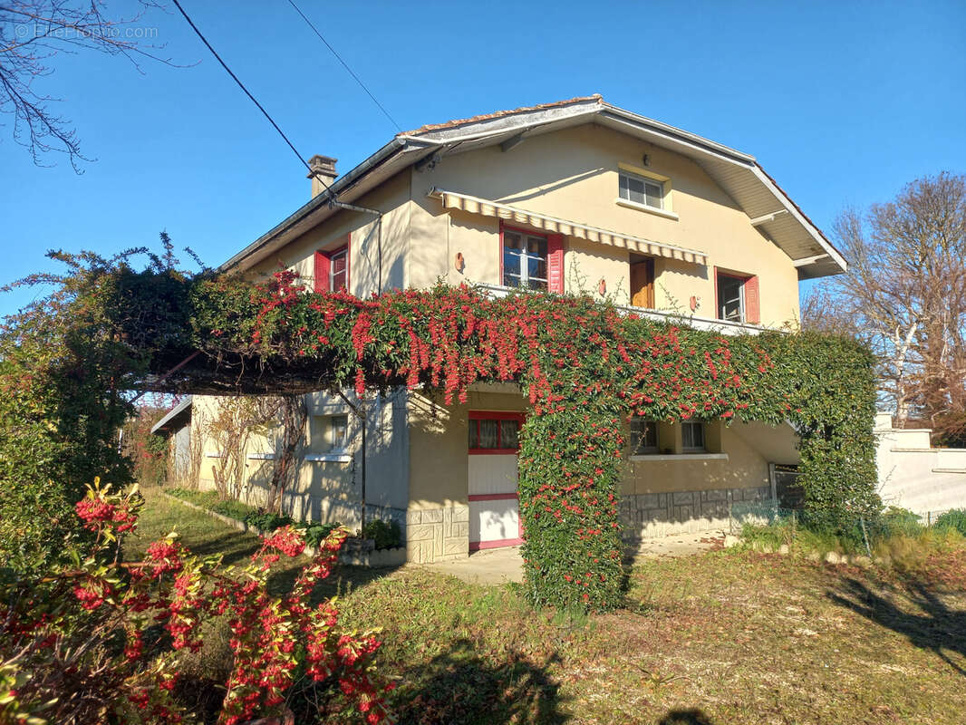 Maison 93 m² à Castelnau-Magnoac  - photo 10