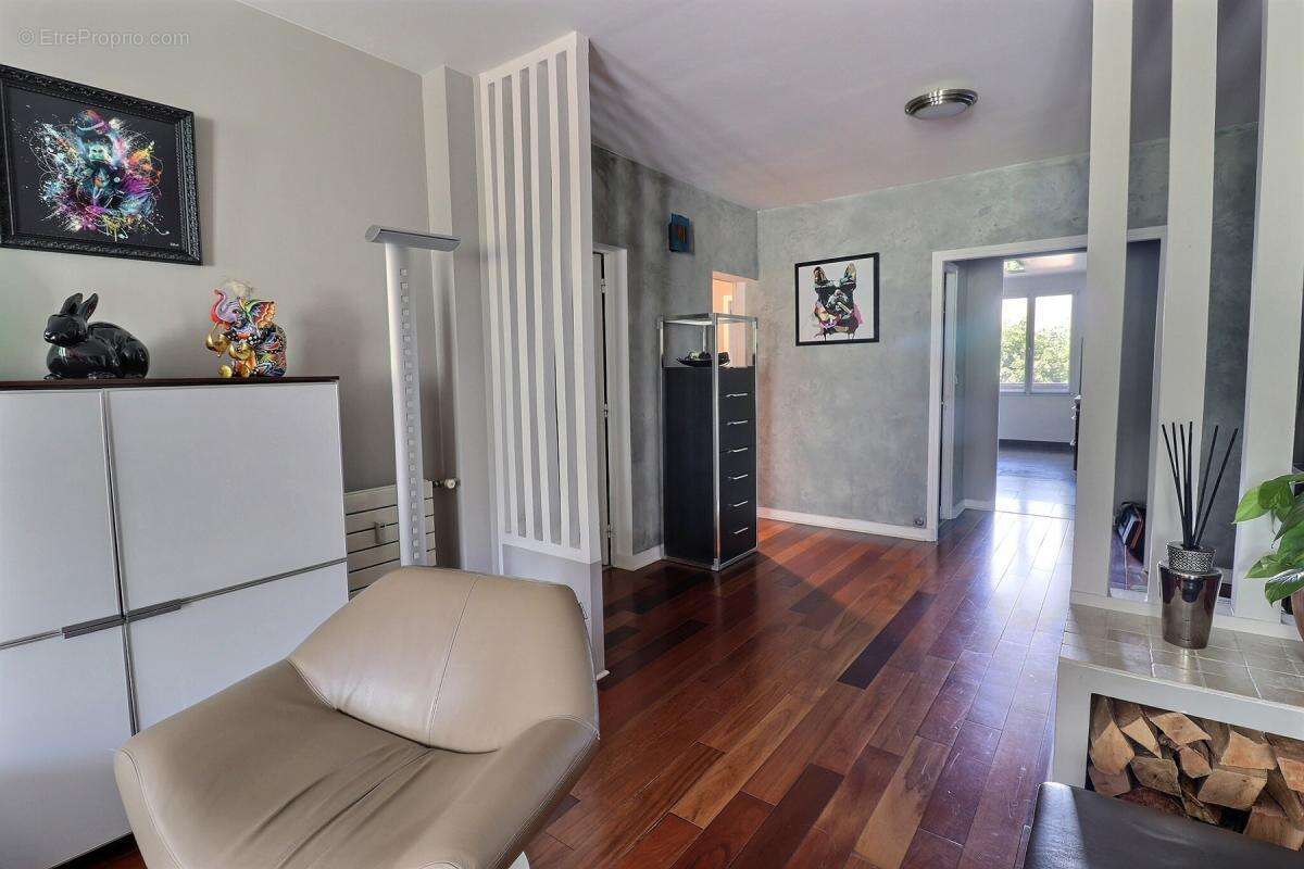 Appartement à LOUVECIENNES