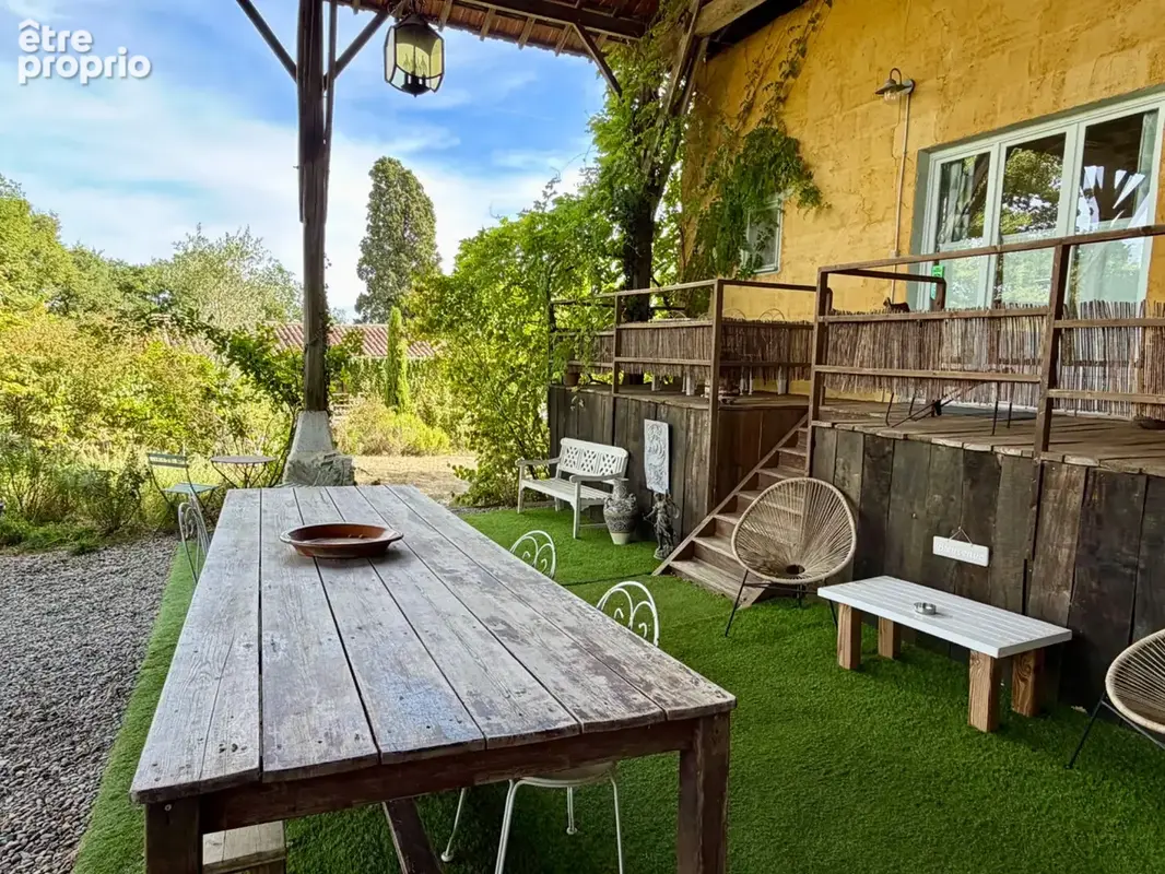 Propriété avec 2 gîtes, une chambre d'hôtes et 2 piscines - 2,2 hectares - VIC FEZENSAC (32) - photo 29