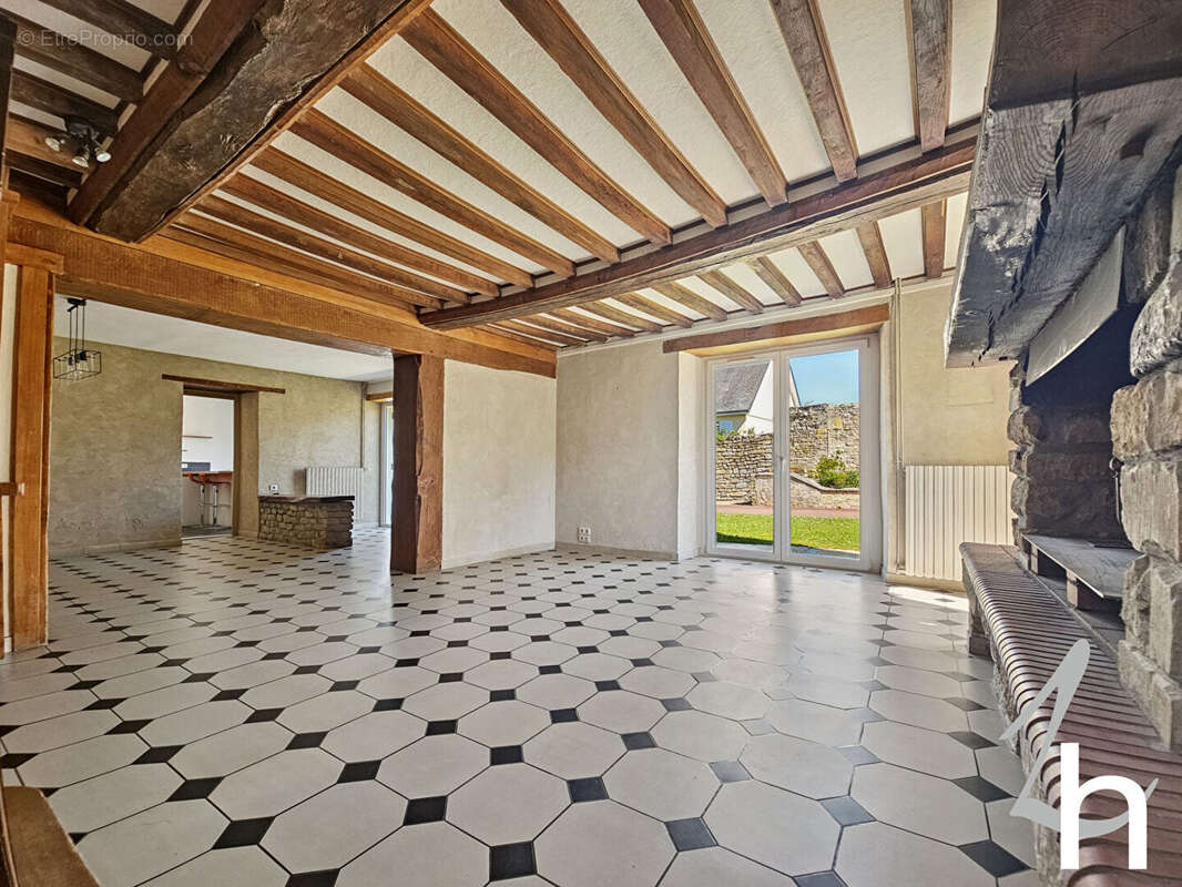 Maison à FONTENAY-LE-PESNEL