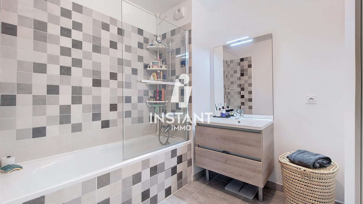 Appartement à MARSEILLE-13E