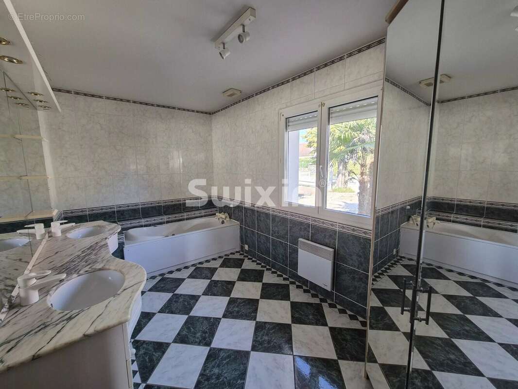 Maison à ROCHEFORT-SUR-NENON