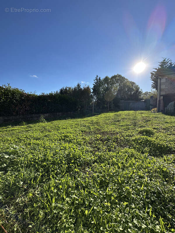 Maison à LA ROCHE-CHALAIS
