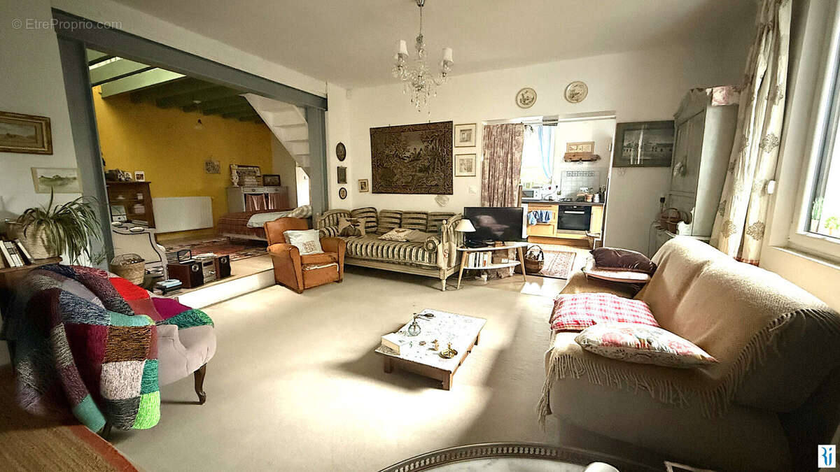 Maison à MONT-SAINT-AIGNAN