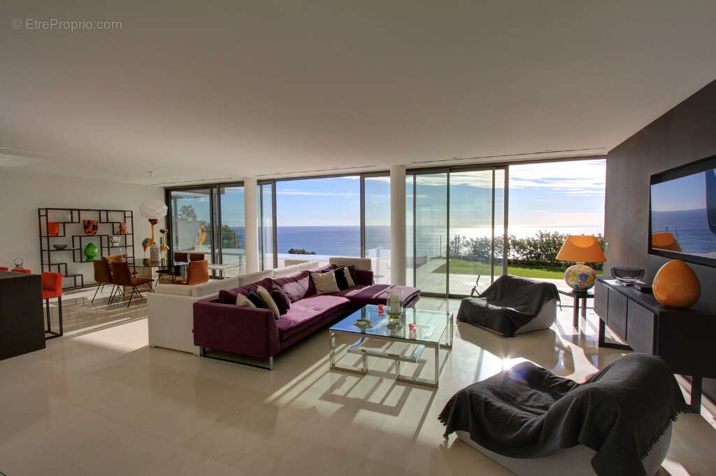 Maison à LES ISSAMBRES