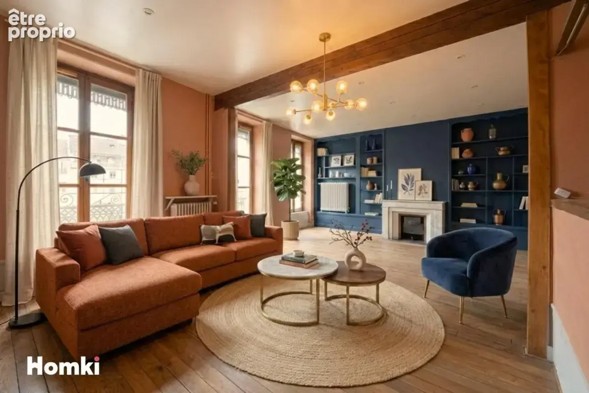 Appartement T4 de 105 m² à Belley 01300, Place des Terreaux - photo 2