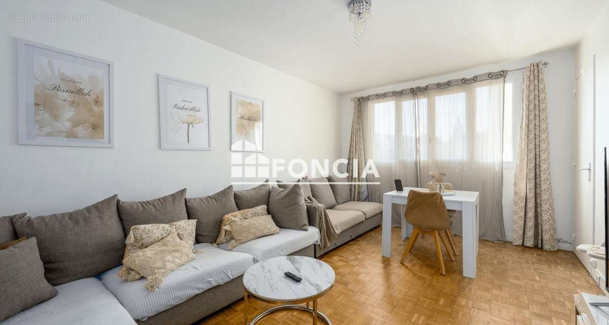 Appartement à L'HAY-LES-ROSES