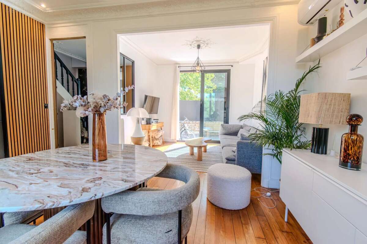 Maison à MONTMORENCY