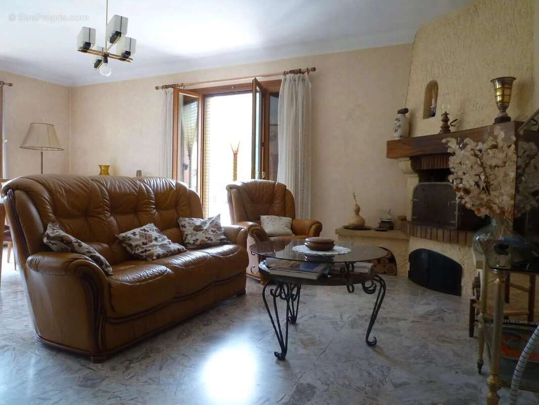 Maison à PUGET-THENIERS