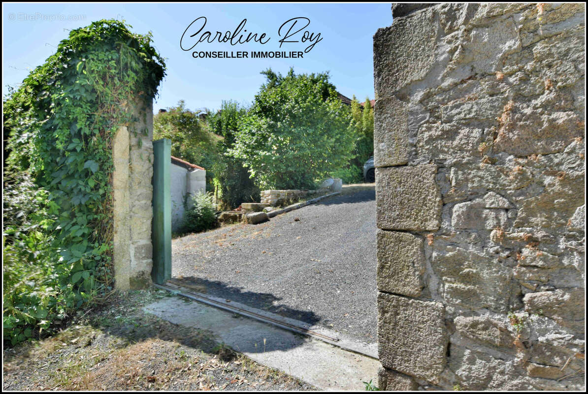 Maison à CUGAND
