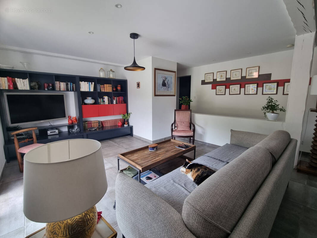 Maison à SAINT-PIERRE-D'IRUBE