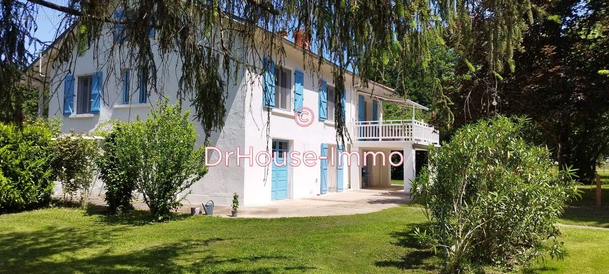 Maison à SAINT-ASTIER