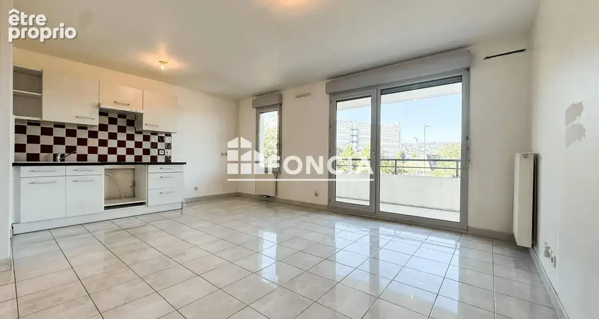 T3 avec terrasse, centre Bourgoin - Idéal primo accédant ou investisseur - photo 3