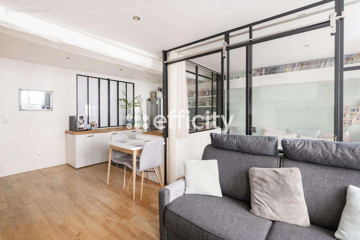 Appartement à PARIS-2E