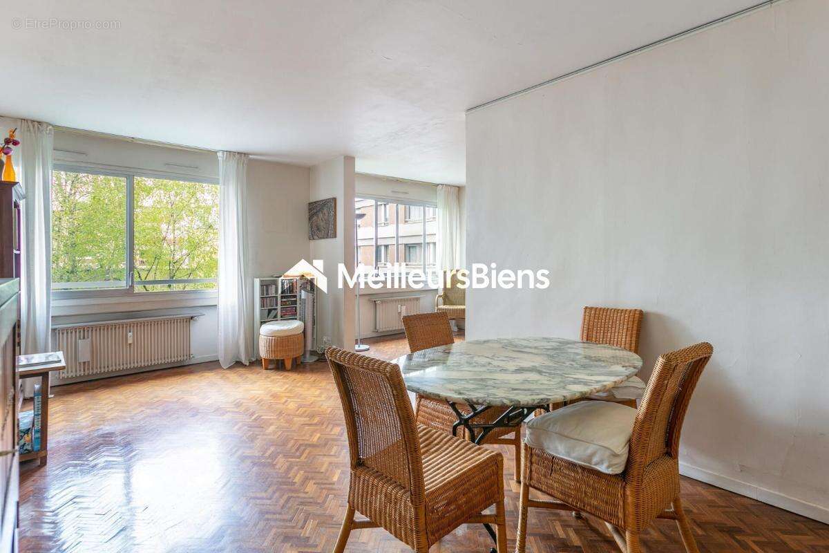 Appartement à PARIS-11E