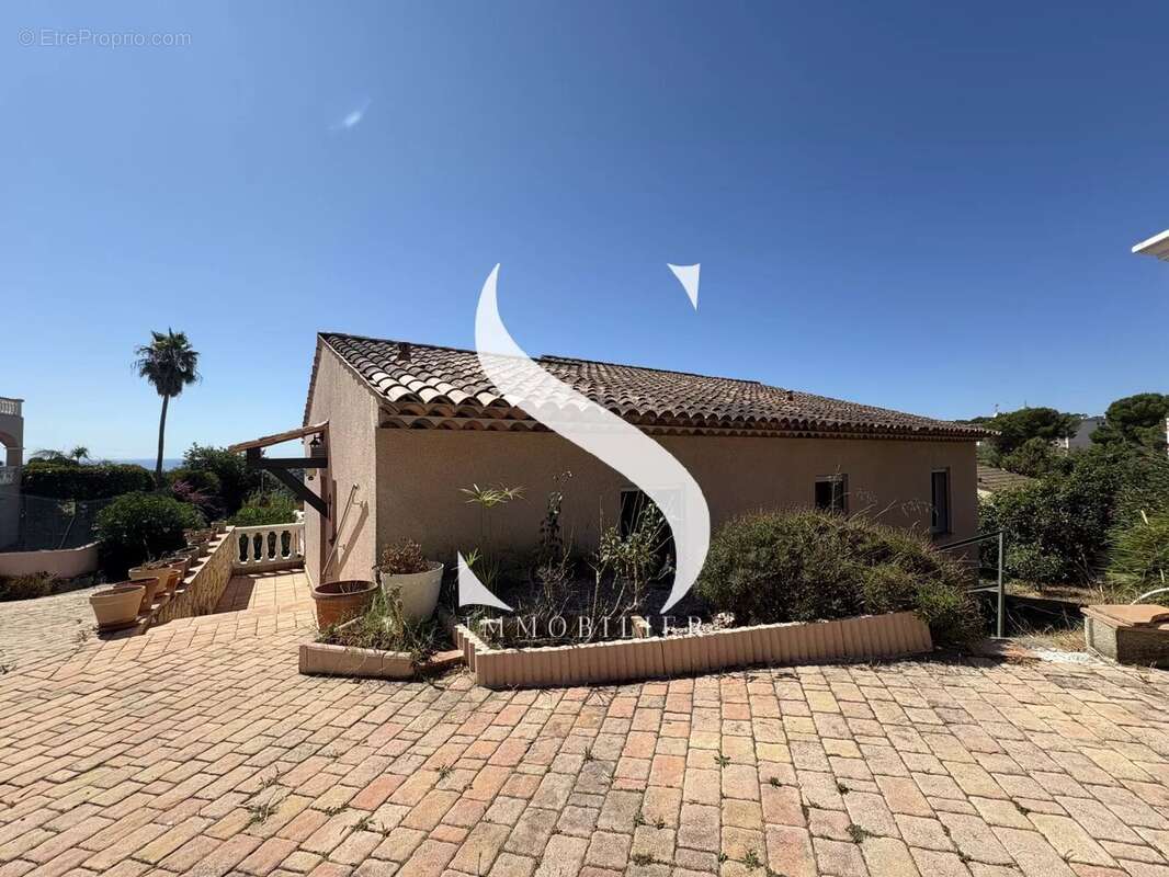 Maison à VALLAURIS