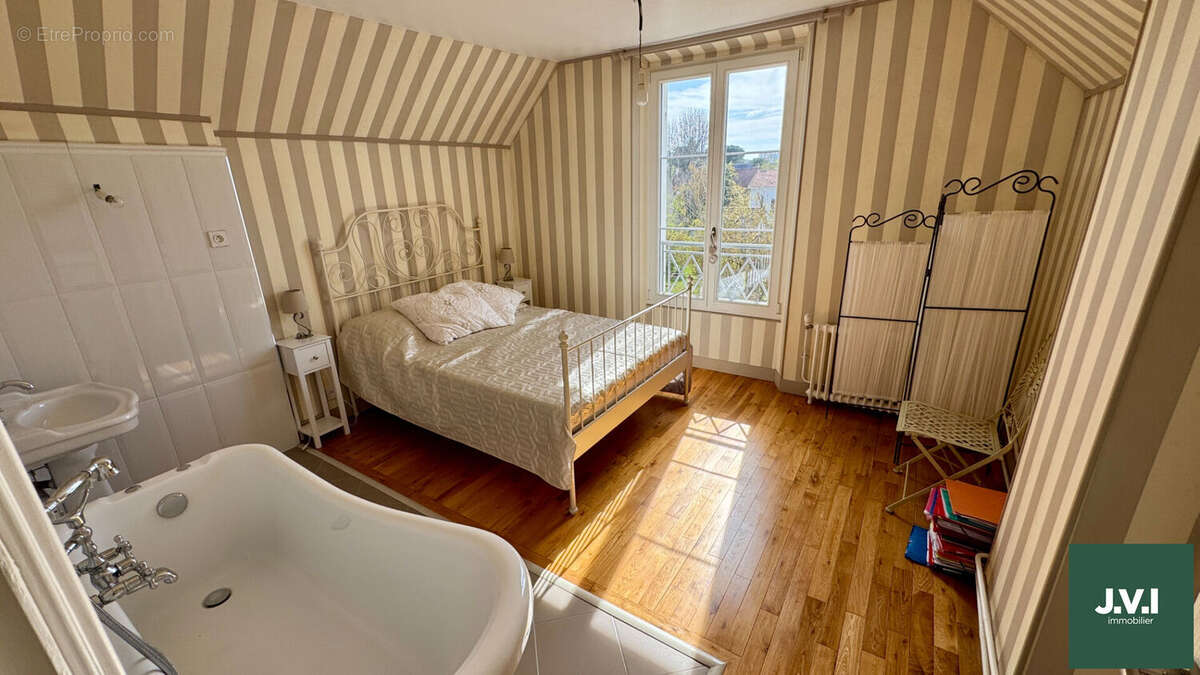 Maison à ENGHIEN-LES-BAINS