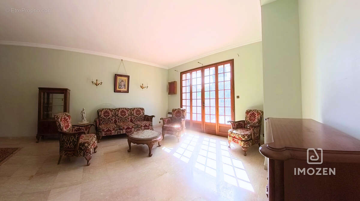 Maison T5 de 174 m2 Carrez - 327m2 de terrain - photo 10