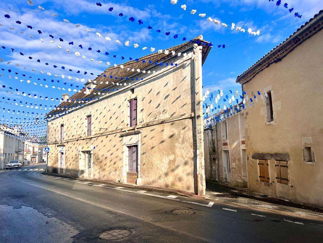 Maison avec fort potentiel Tocane St Apre 104 m2 - photo 2