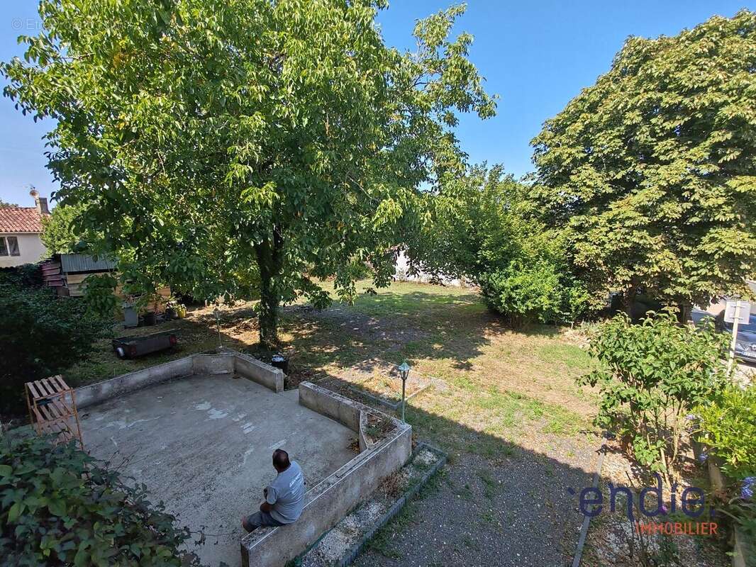 Maison a renover 143 m2 proche gencay - photo 8