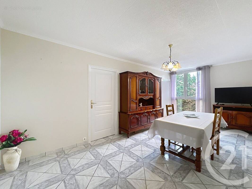 Photo 1 - Appartement à THIAIS