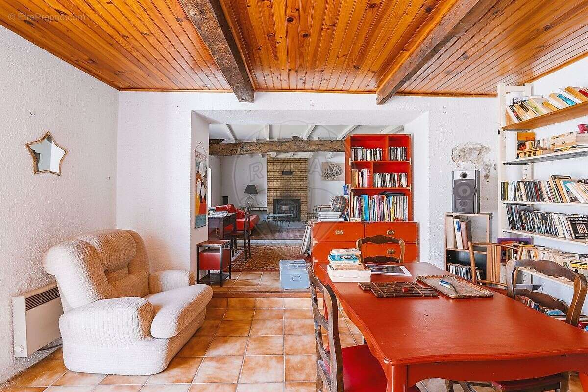 Maison à BELLENAVES