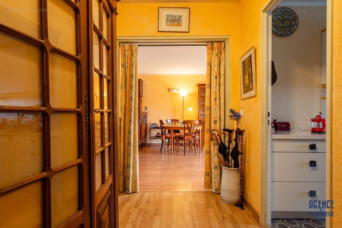 Appartement à VILLEPREUX