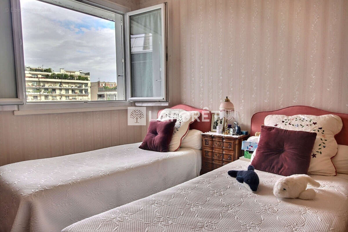 Appartement à COURBEVOIE