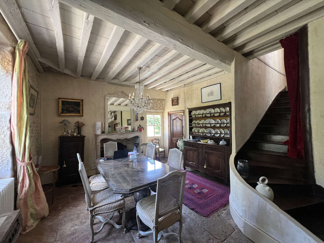 Maison à VILLY-LE-MOUTIER