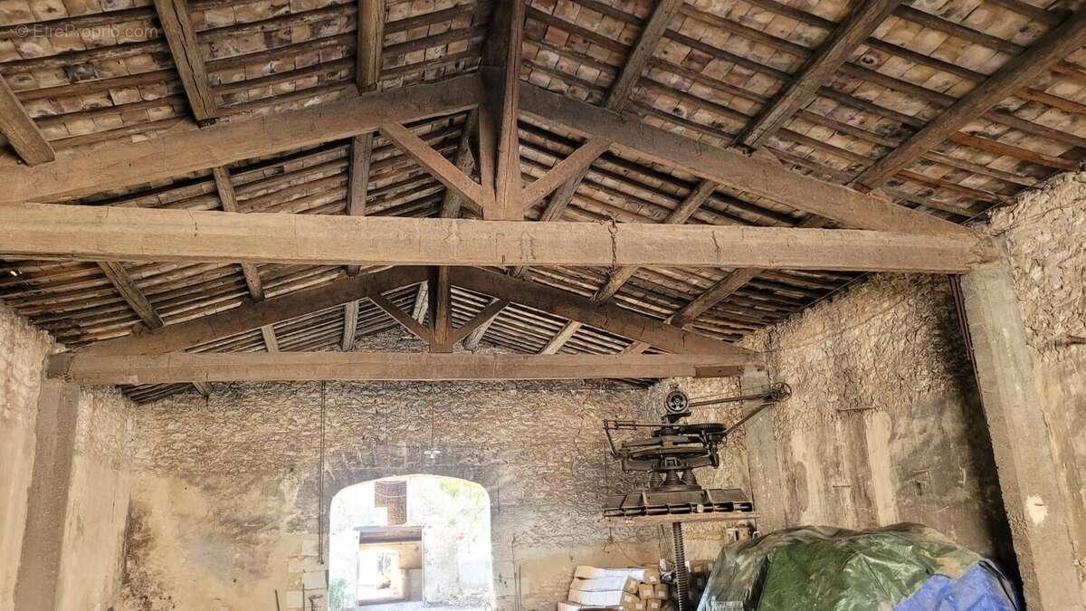 Appartement à LUNEL-VIEL