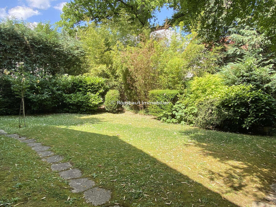 Maison à LA CELLE-SAINT-CLOUD
