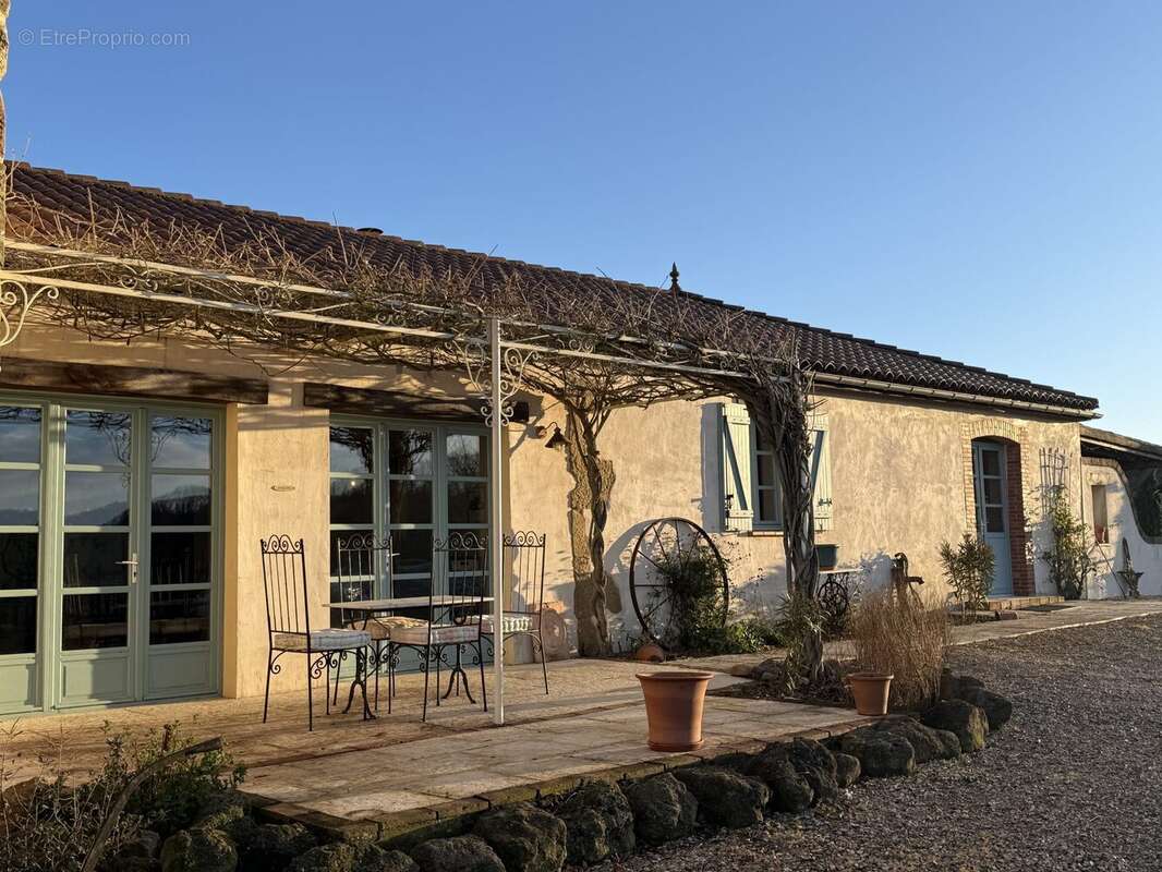 Maison à SEISSAN