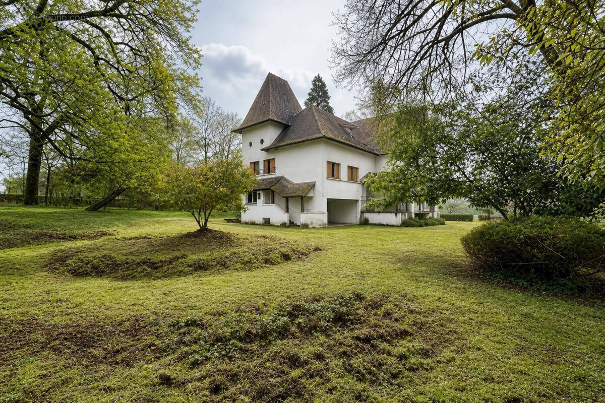 Maison à SAINT-GEORGES-SUR-MOULON