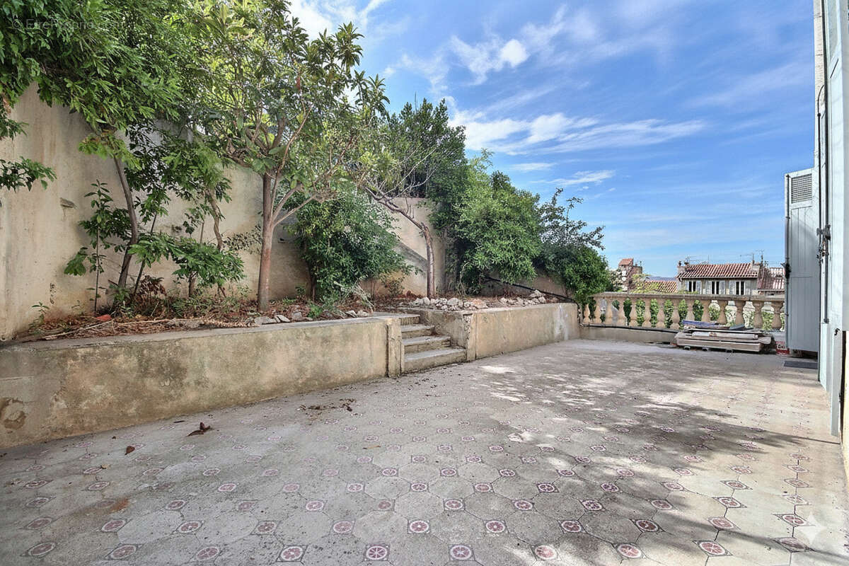 Appartement à MARSEILLE-7E