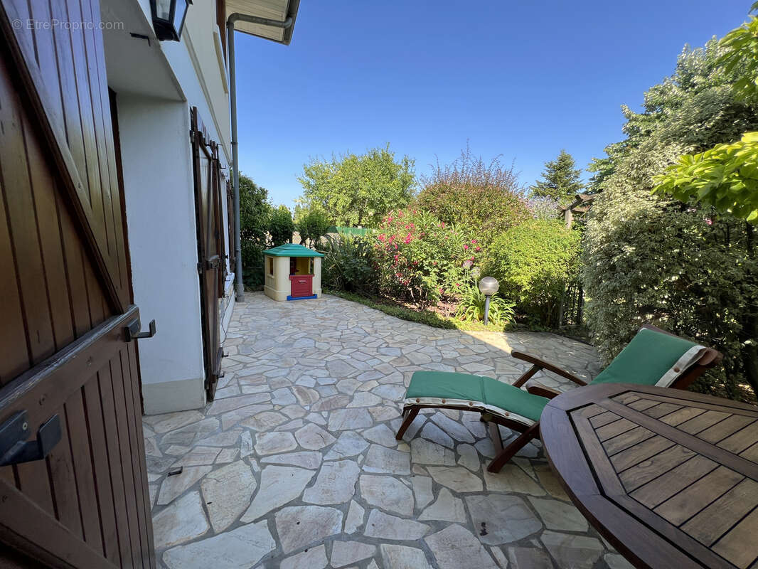 Maison à VIRY-CHATILLON