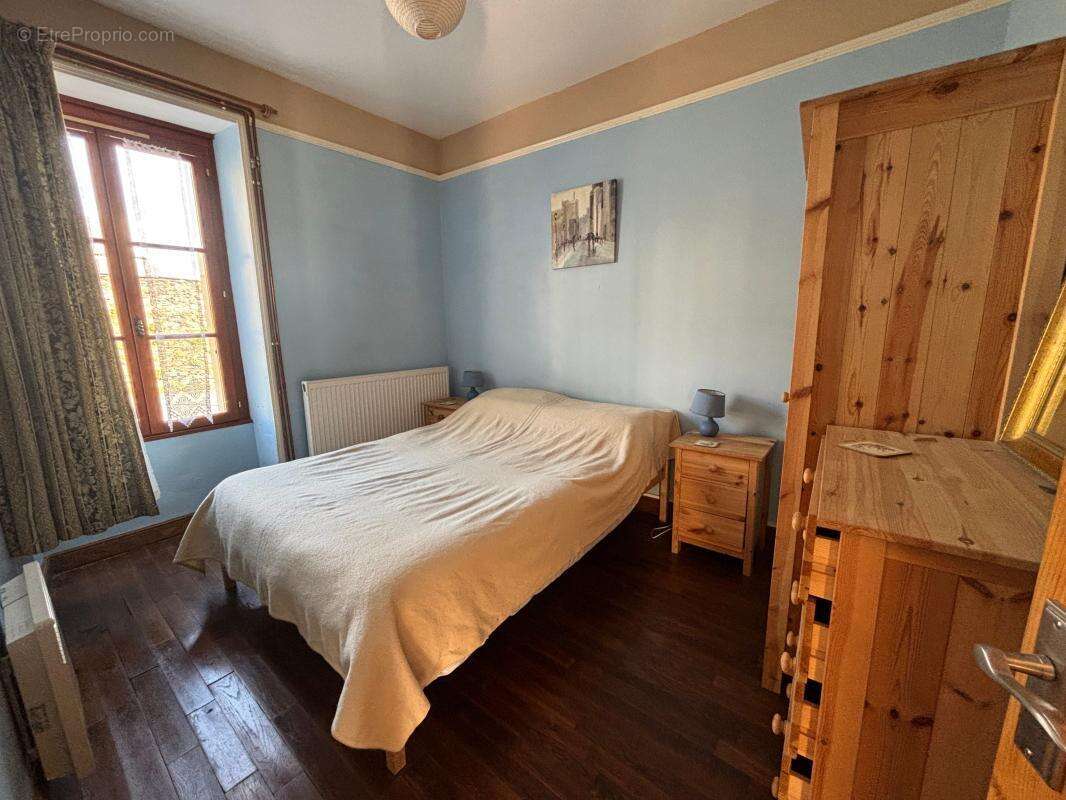 Maison à JUIGNE-DES-MOUTIERS