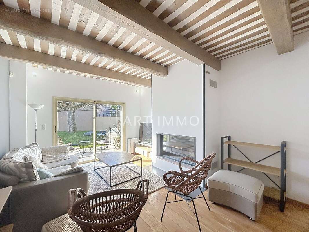 Maison à SAUMANE-DE-VAUCLUSE