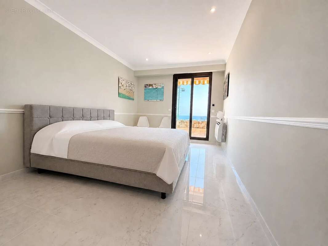 ROQUEBRUNE-CAP-MARTIN QUARTIER VIGIE - À vendre, appartement avec vue mer panoramique à la frontière de Monaco - photo 8