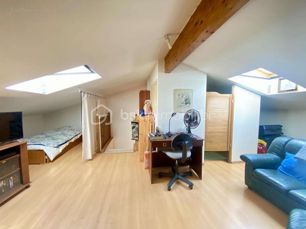 A SAISIR : Maison familiale 4 chambres, 3 salles d'eau, piscine et sauna - photo 10
