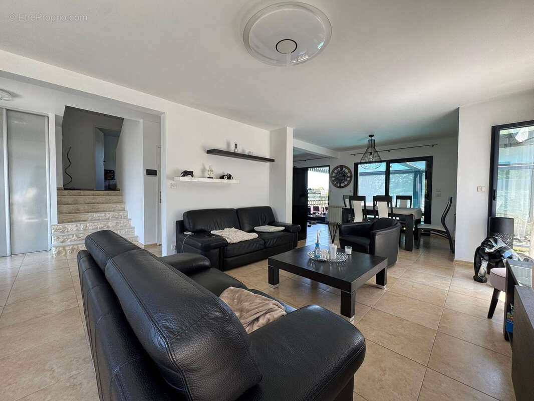 Maison familiale avec piscine à Ploneis - photo 3