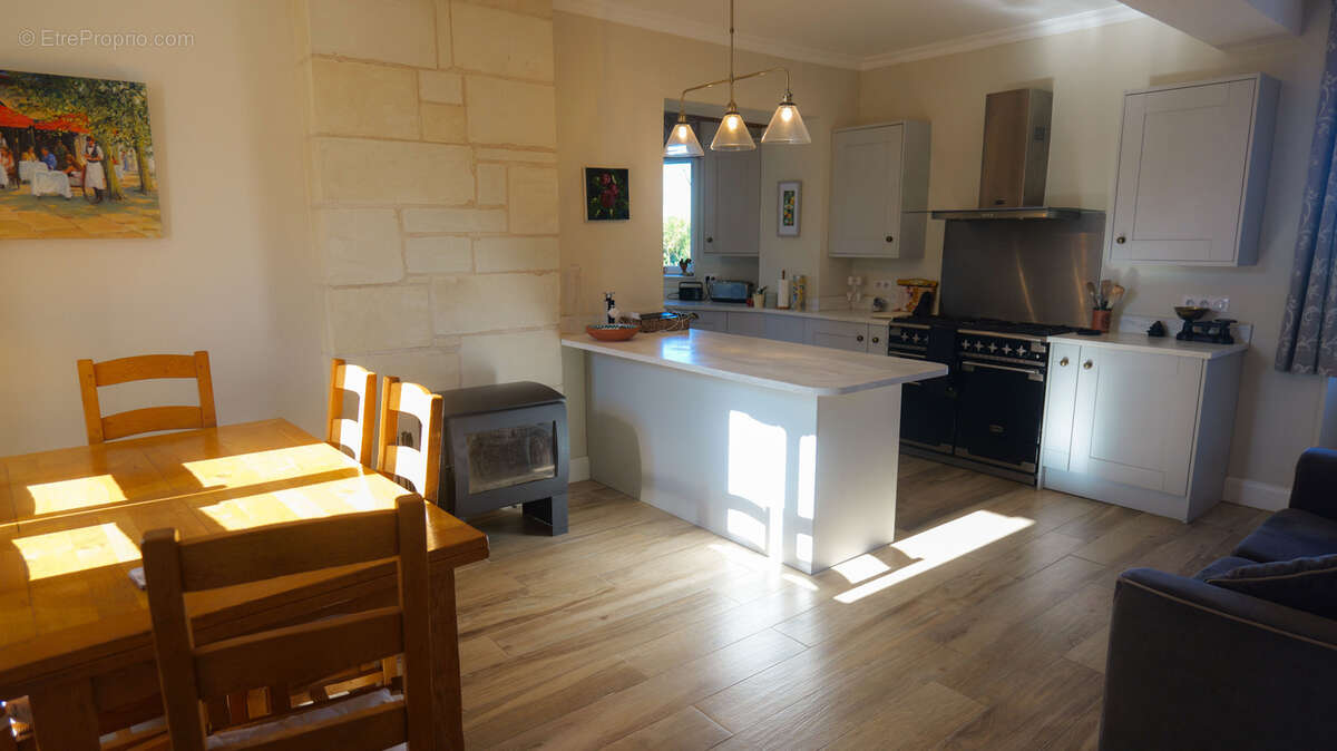 Maison à SAINT-LEGER-DE-MONTBRILLAIS