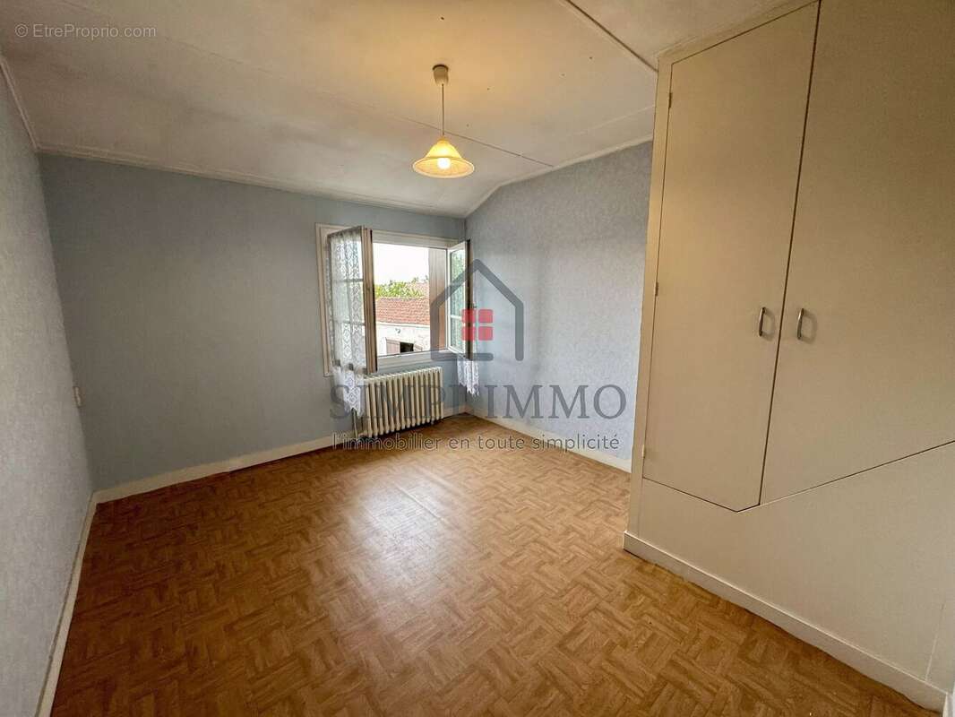 Maison T5 + garages SAINT-AGNANT - photo 10
