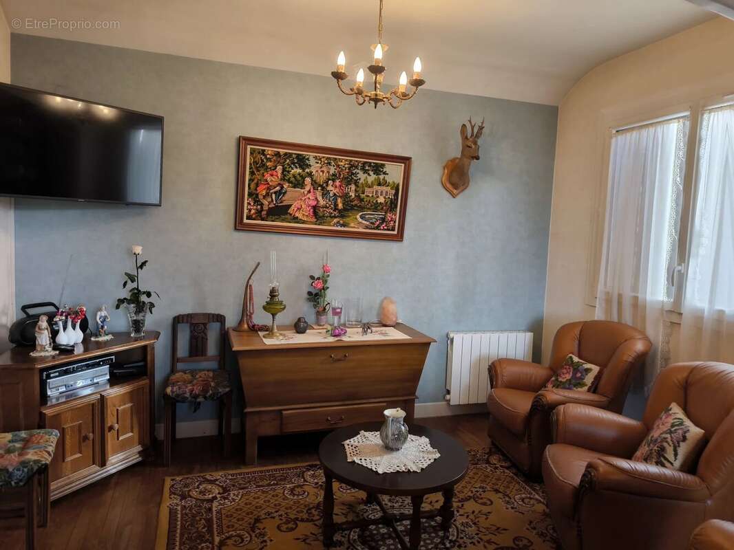 Maison à SAINT-JUNIEN