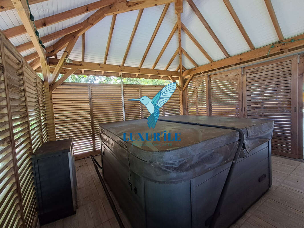 Maison à PETIT-CANAL