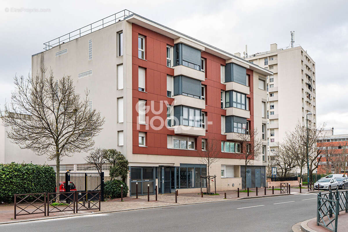 Appartement à GENNEVILLIERS