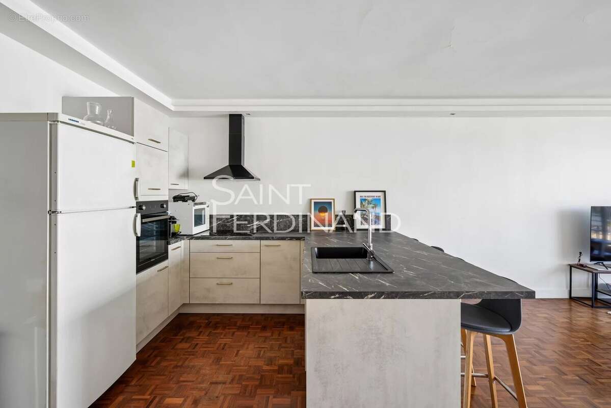 Appartement à NEUILLY-SUR-SEINE