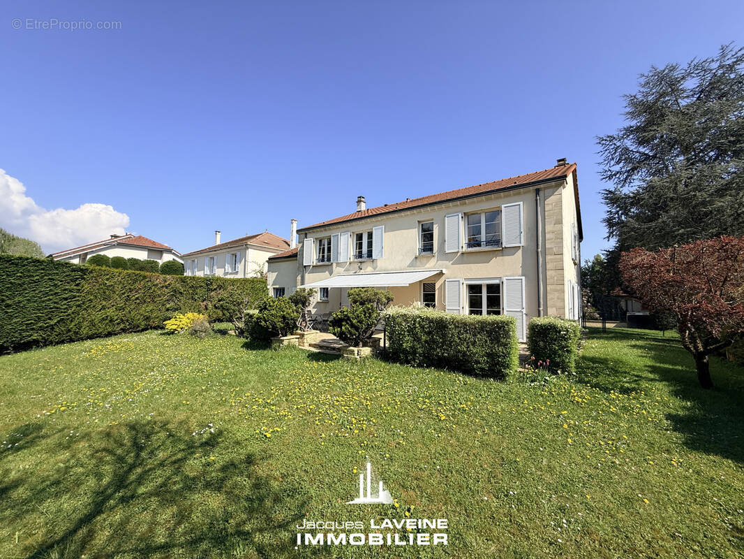 Maison à LONGEVILLE-LES-METZ