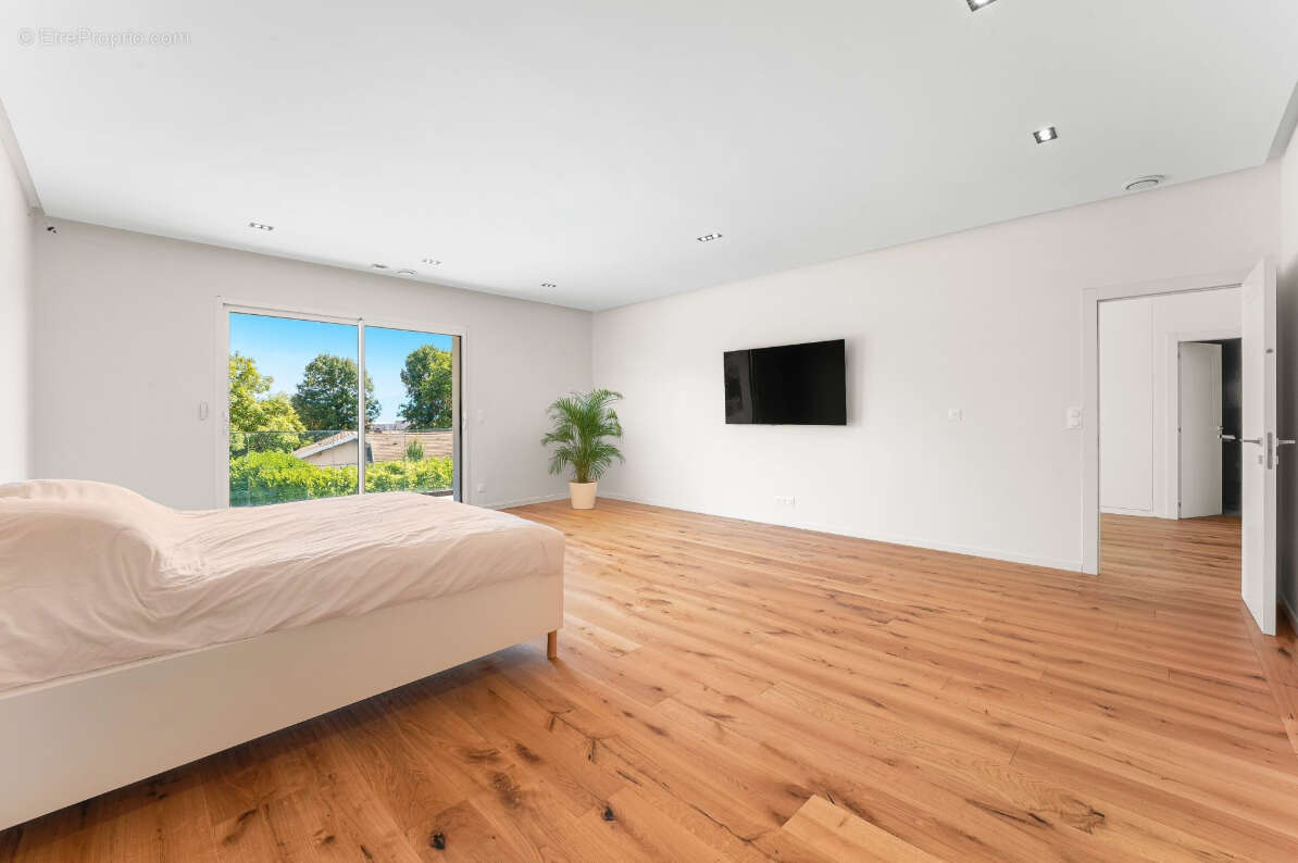 Maison à DIVONNE-LES-BAINS