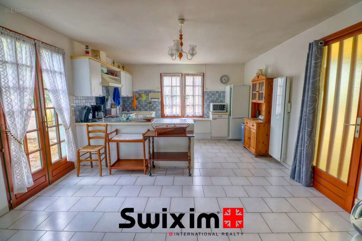 Propriété de 147m² - maison + dépendance - Saint-Estèphe - photo 12