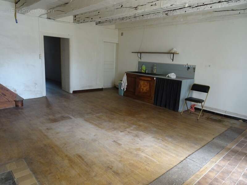 Maison à CHERVES-CHATELARS